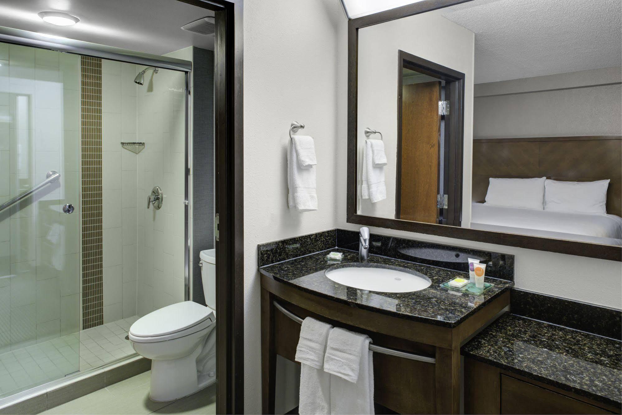 Springhill By Marriott Atlanta Perimeter Center 3*
